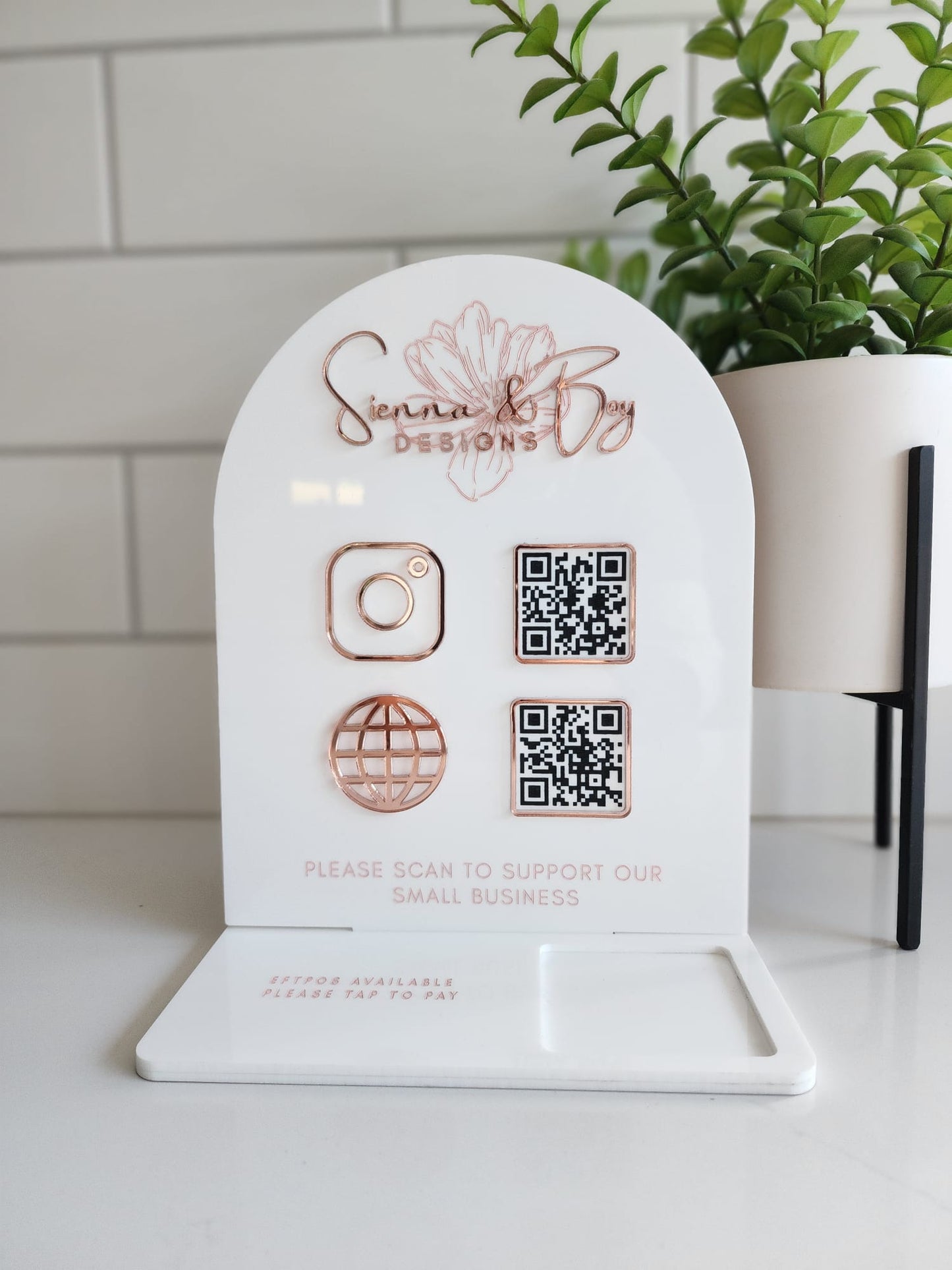 Social Media QR Stand 1
